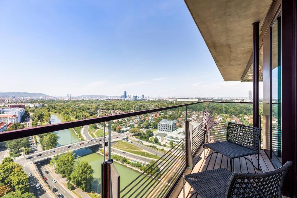 Design Apartment With Amazing View Over Viena Exterior foto